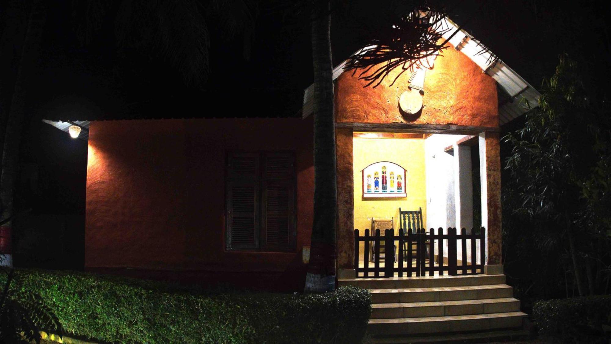 Hotel Raktokorobi Karu Gram Sri Niketan Exterior foto