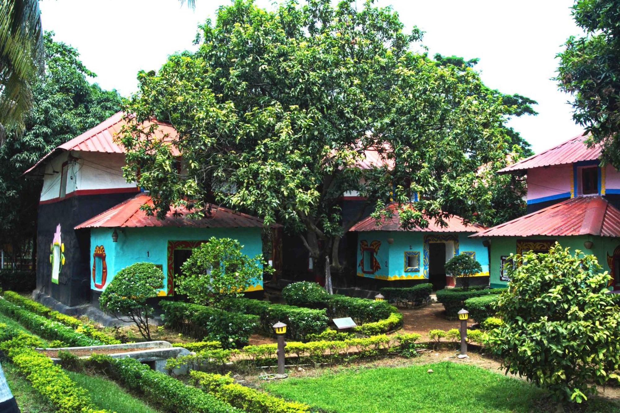 Hotel Raktokorobi Karu Gram Sri Niketan Exterior foto